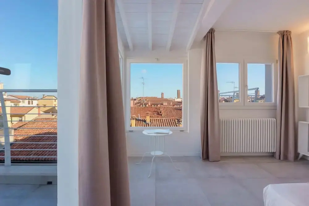 Comfort room with city view