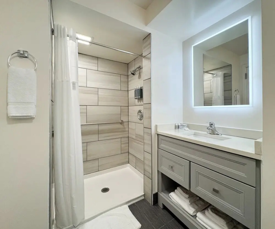 1 Bedroom Suite with garden view