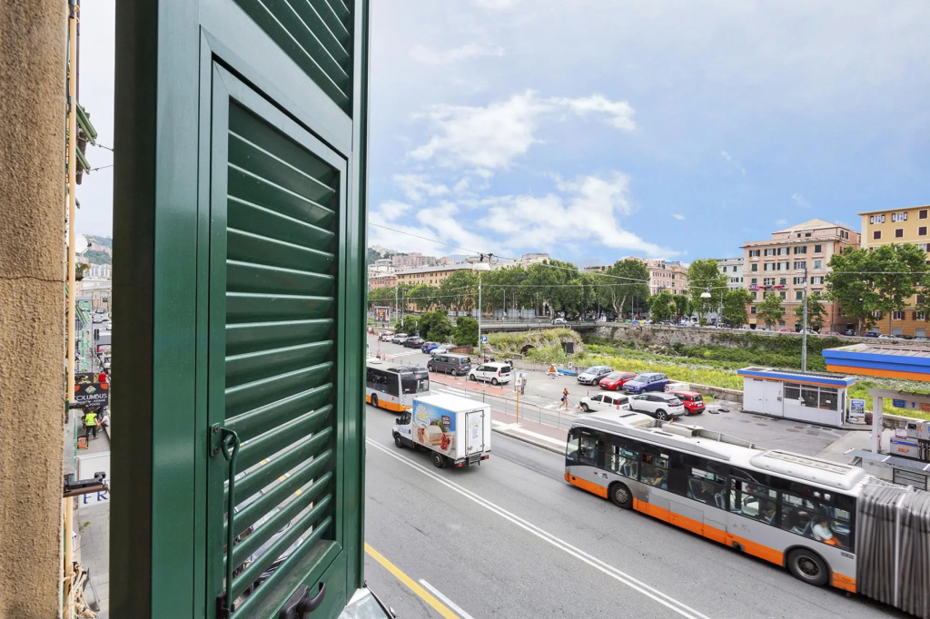 Family Flat in the City Center by Wonderful Italy