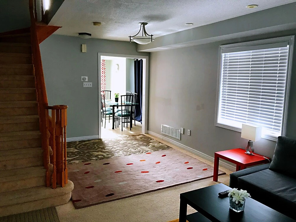 Entire 3 Bedroom Townhouse In Markham