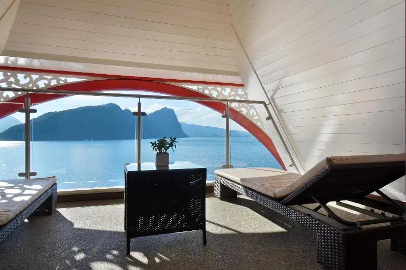 Superior Suite with balcony and with lake view