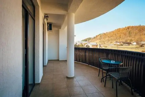 Balcony & Terrace
