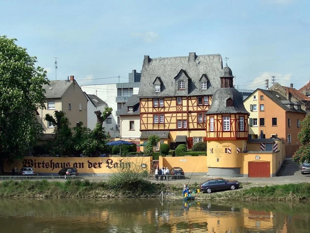 Historisches Wirtshaus an der Lahn