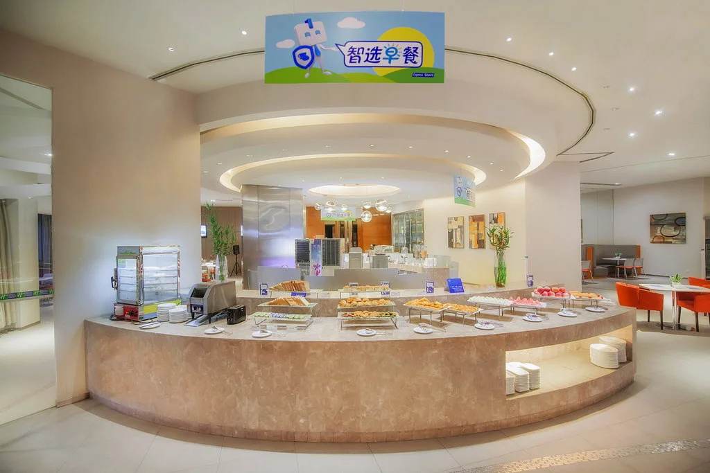 Food & Beverage