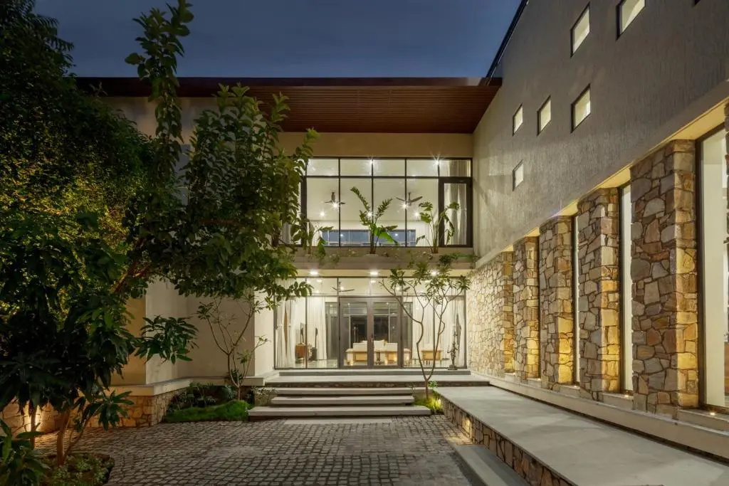SaffronStays Camelot by the Lake - 3Br Villa with Glass Walls, TT, Projector, and Gardens, Udaipur