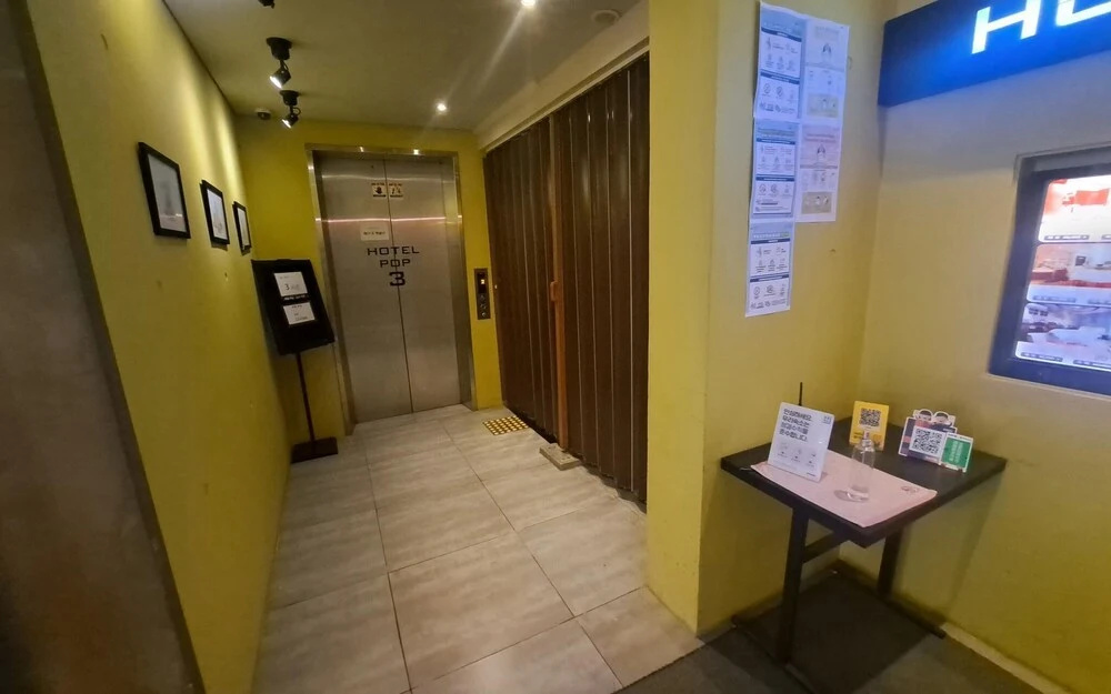 Lobby & Reception