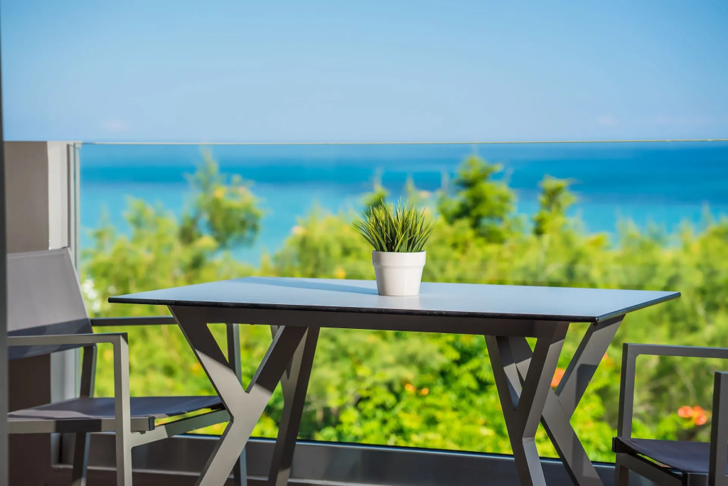 Balcony & Terrace