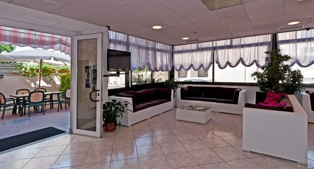 Hotel photo 8