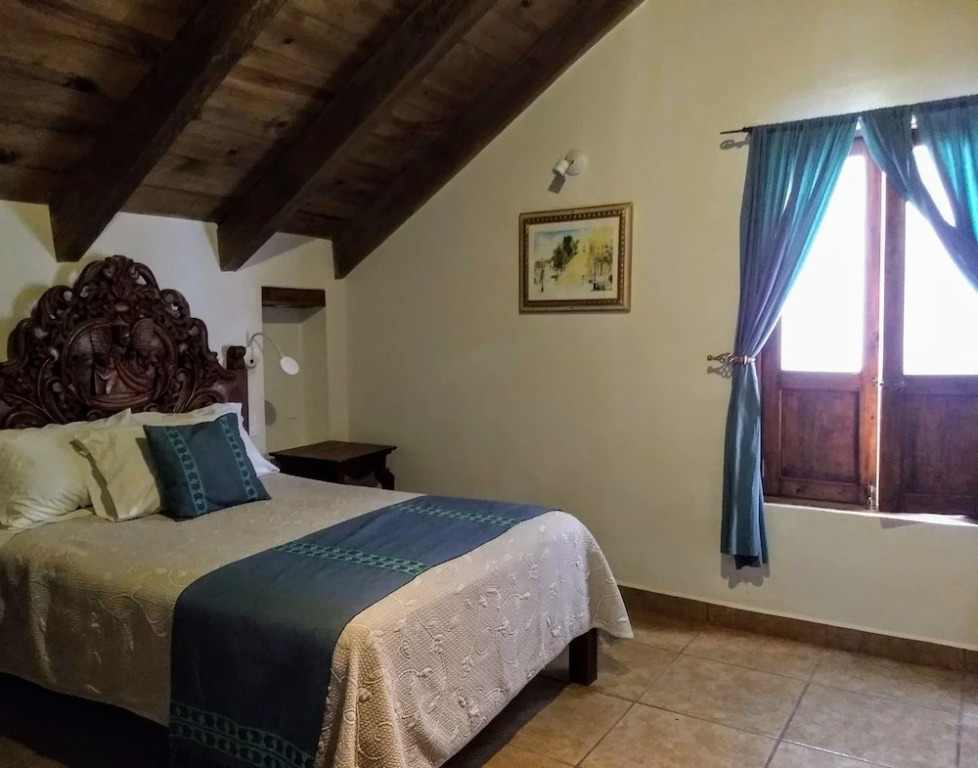 尊爵四合一豪華套房，配有雙人床