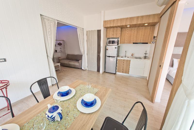 Вилла с 2 комнатами с балконом в Tropicana Pool Villa