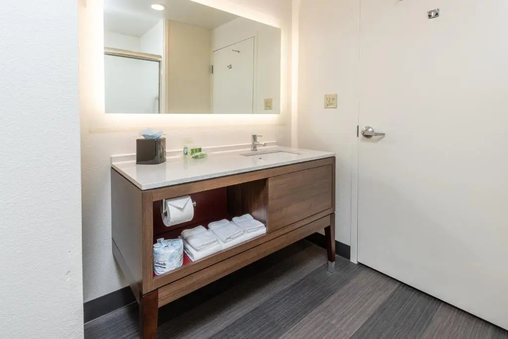 Holiday Inn & Suites Memphis - Wolfchase Galleria​ by IHG - Chambres