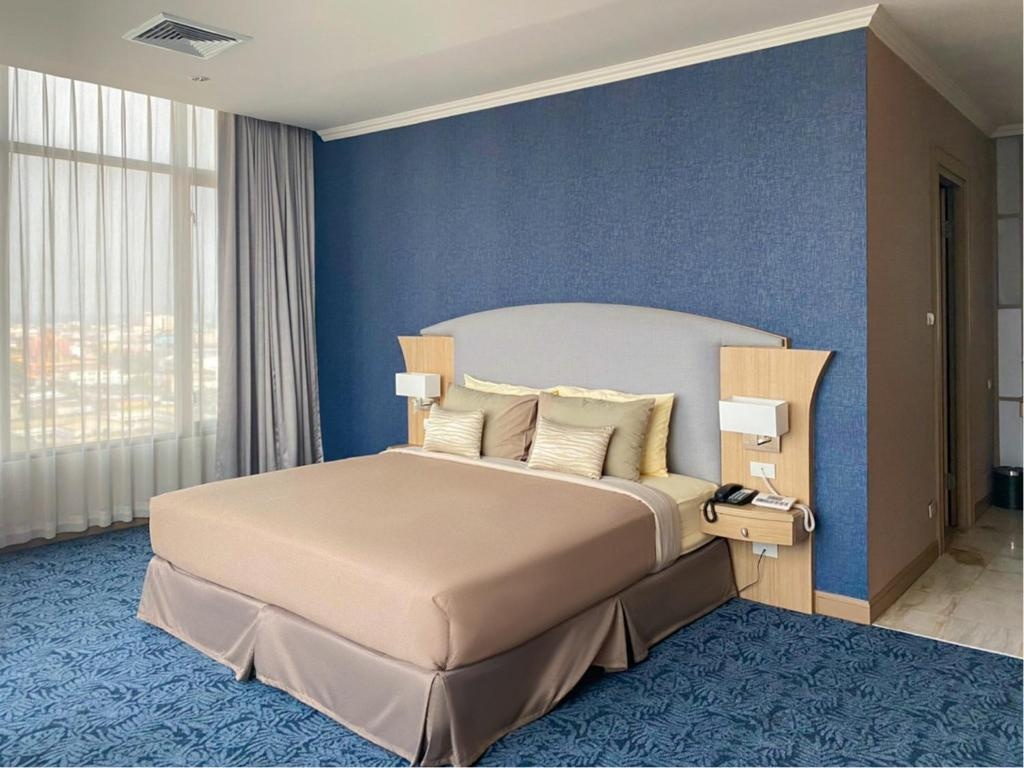 Fortune Hotel Korat - Tap to explore photos
