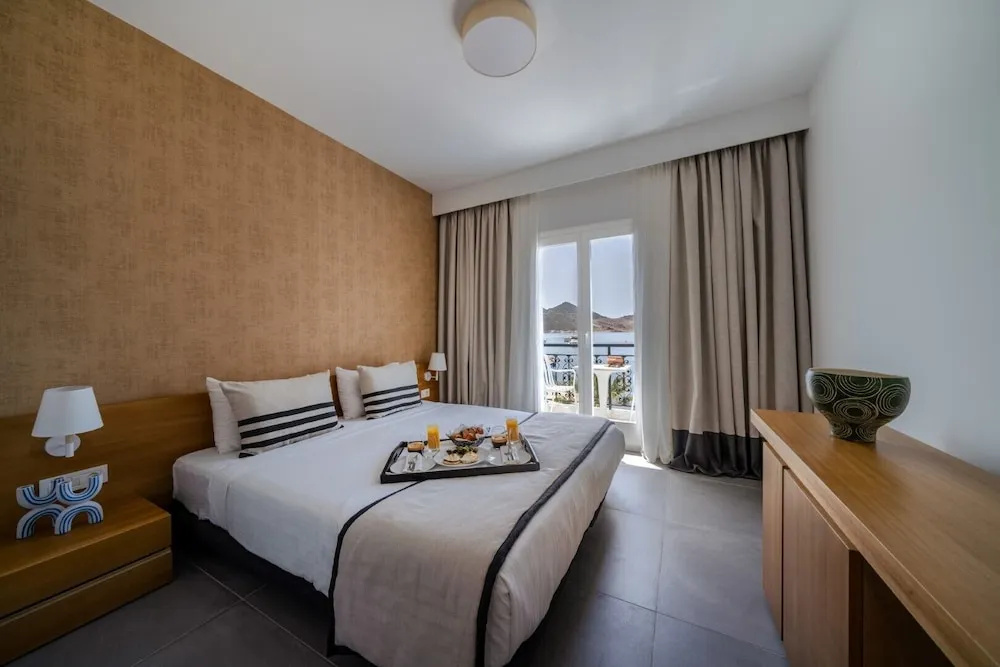 Standard room with balcony and with sea view