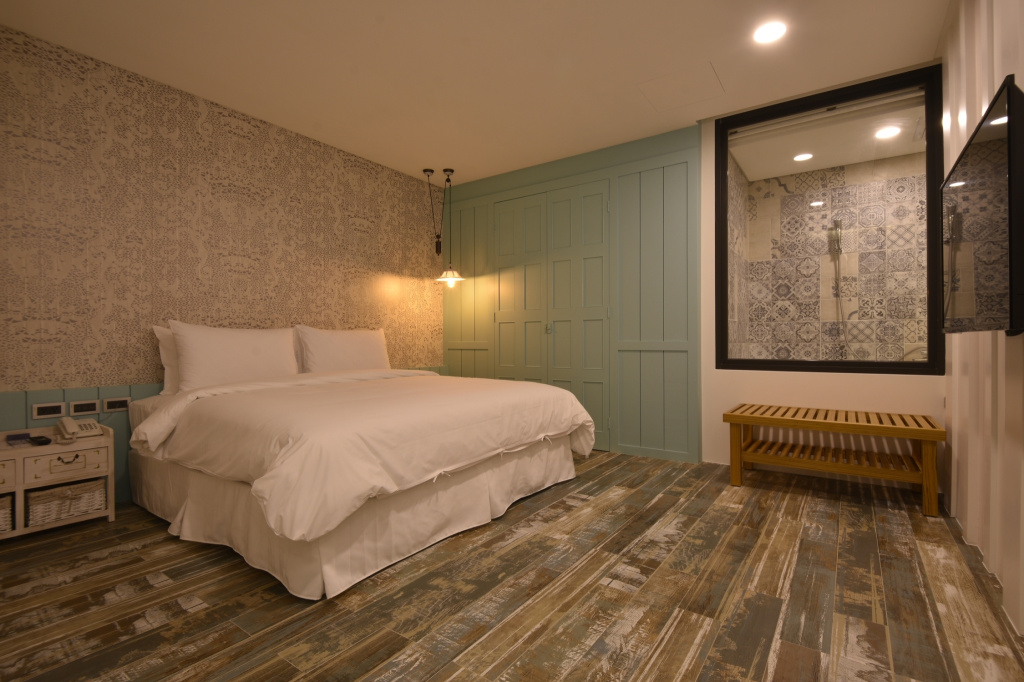 Standard Double room (full double bed)