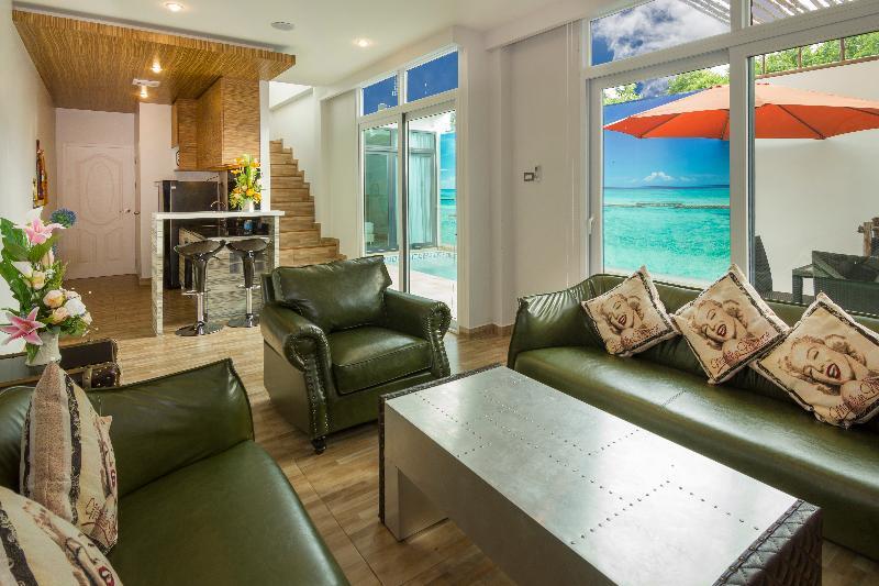 Вилла с 3 комнатами с балконом в Tropicana Pool Villa