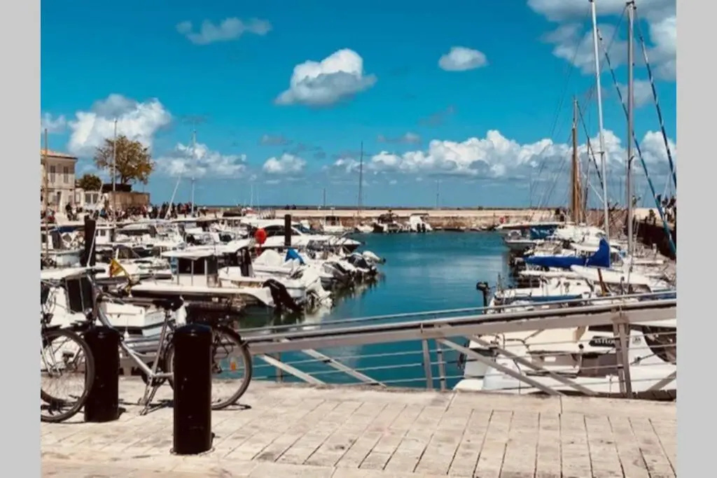 Voir la photo 1 — La Maison de la Tribu - Ile de Ré - La Flotte