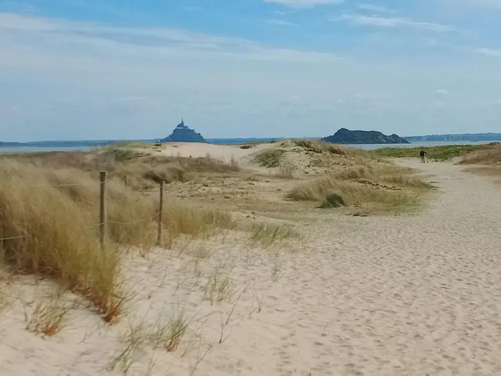 Charming Farmhouse Near the bay of Mont St Michel - фото 8