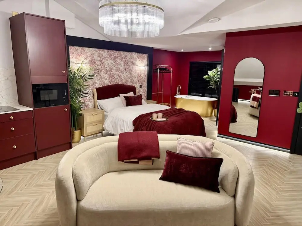 2 Boutique Apts Parisian Gold Bath BHM