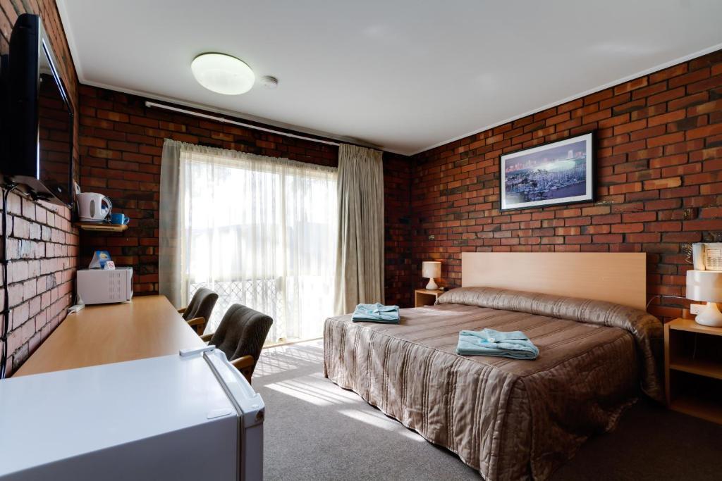 Enfield Motel by null