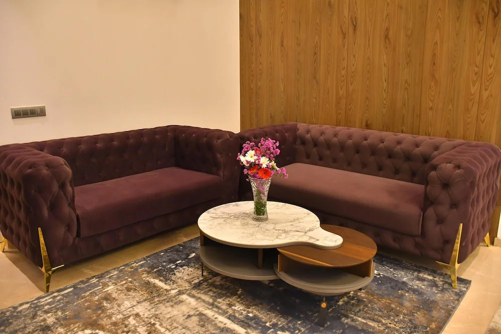 Lobby & Reception