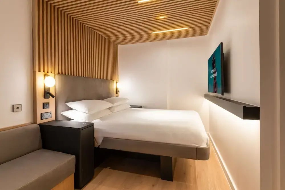 Отель YOTELPAD London Stratford в Лондоне