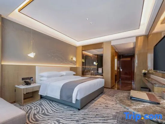 Deluxe room with lake view