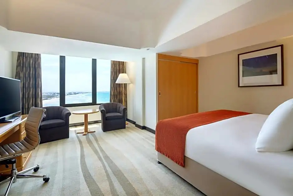 Crowne Plaza Muscat by IHG Hotel - Chambres