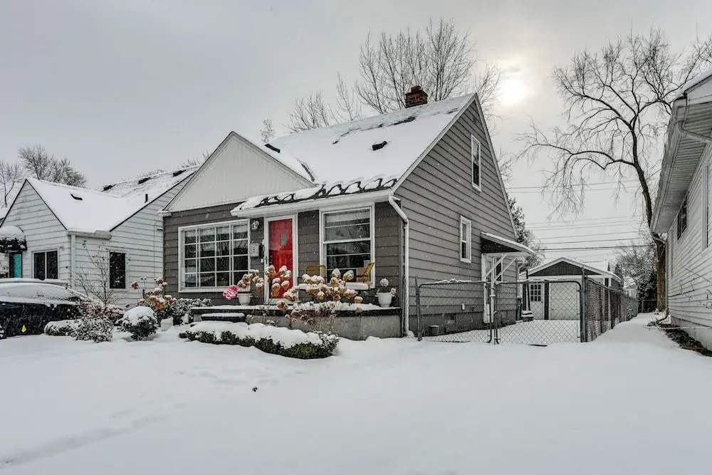 Mid-century Family Bungalow: Desirable Birmingham!