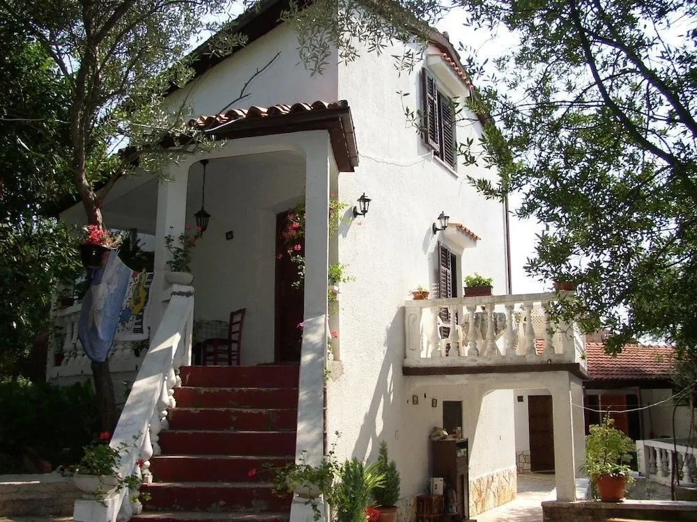 Impact villas