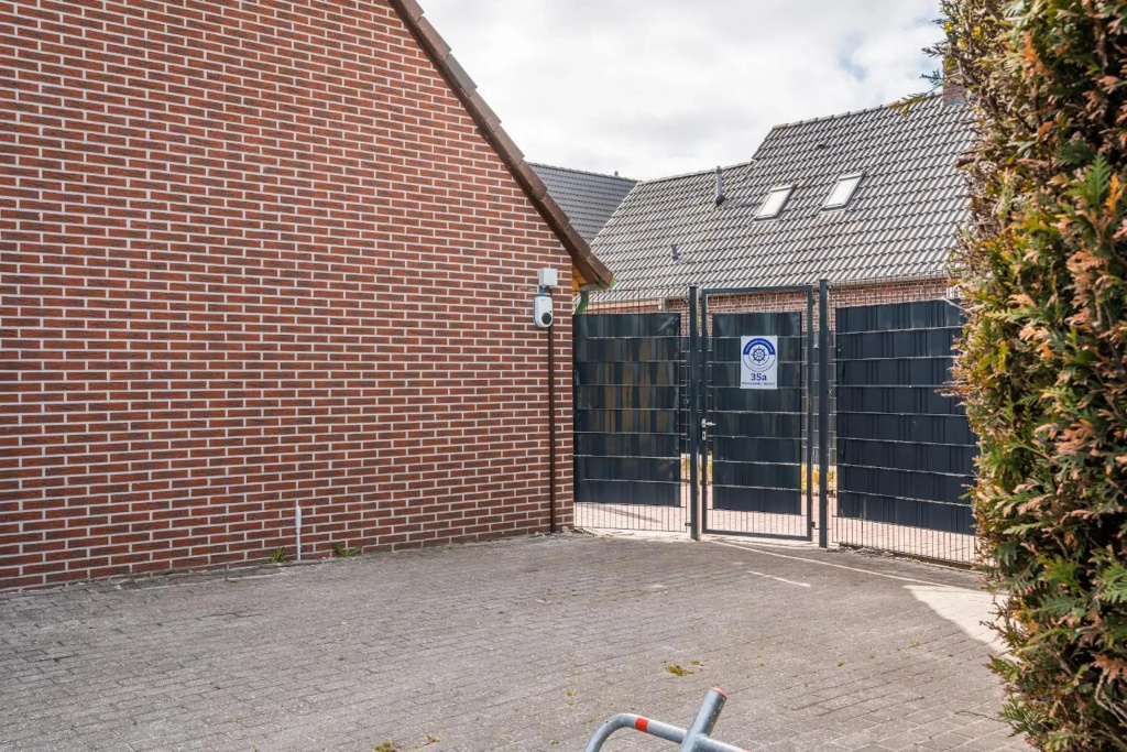 Ferienhaus Steuerbord mit Kamin, Terrasse und Boot