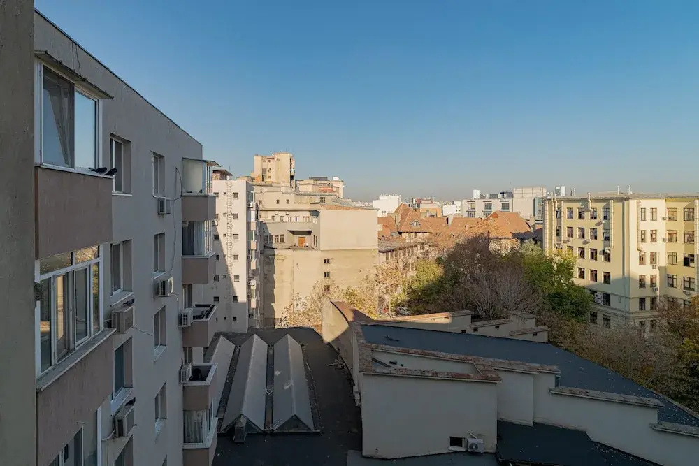 Charming 2BR Apartment - Steps to Romanian Athenaeum