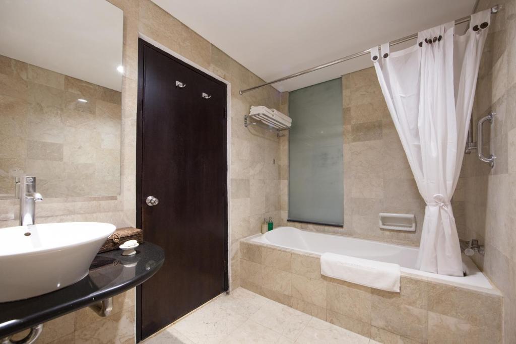 Legian Beach Hotel