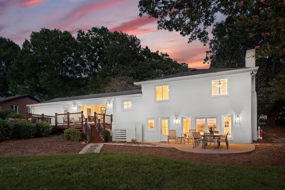 Lakefront Living