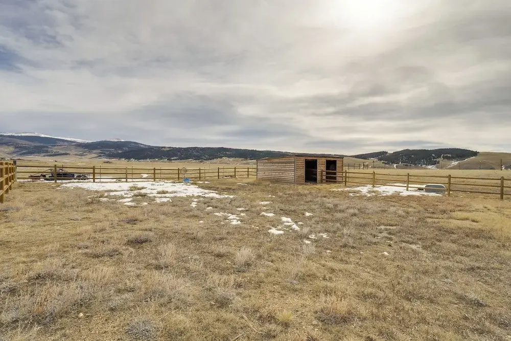 Jefferson Home w/ Mountain Views & Horse Pastures