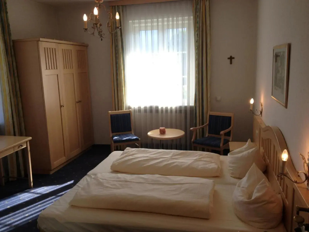 Hotel Roter Hahn - Bed & Breakfast - Général