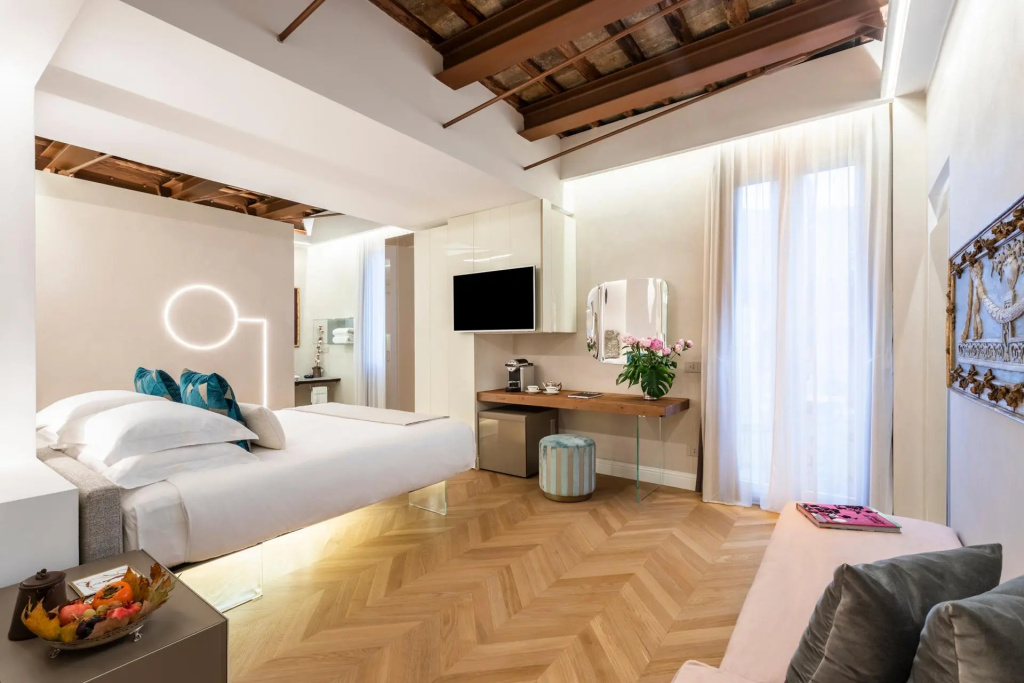 Suite with balcony