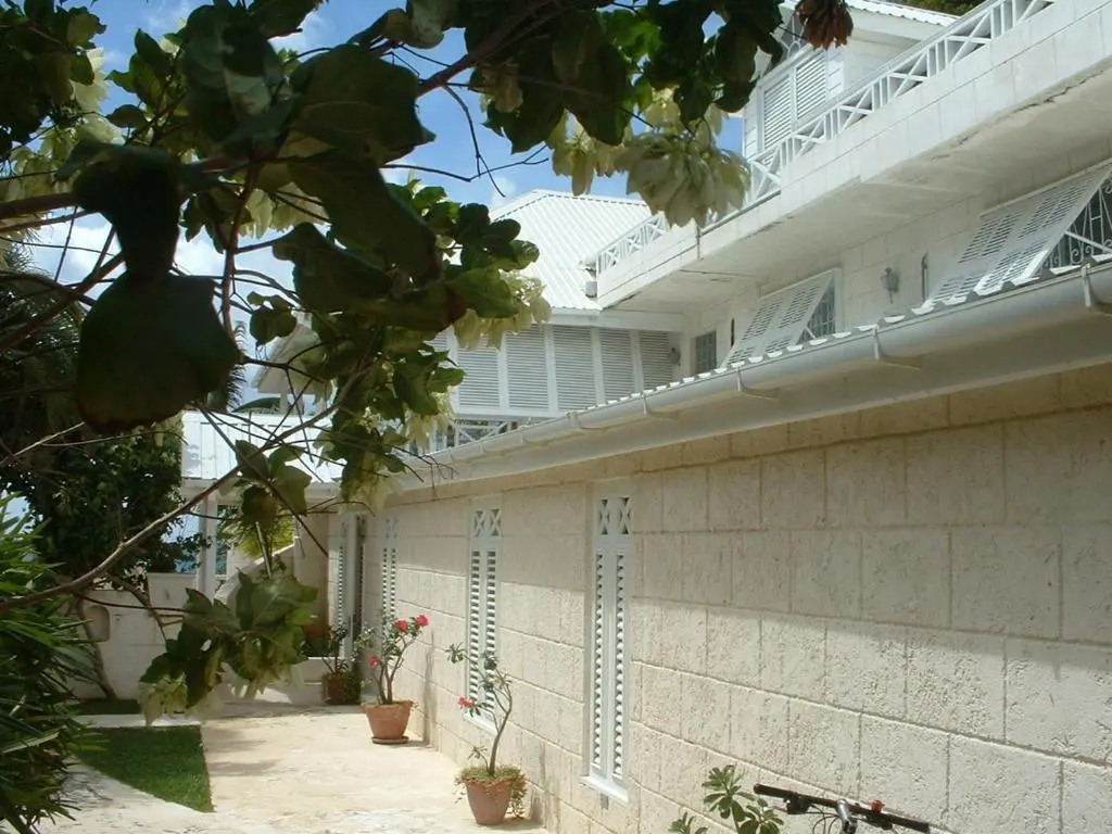 3 Bedrooms Cottage