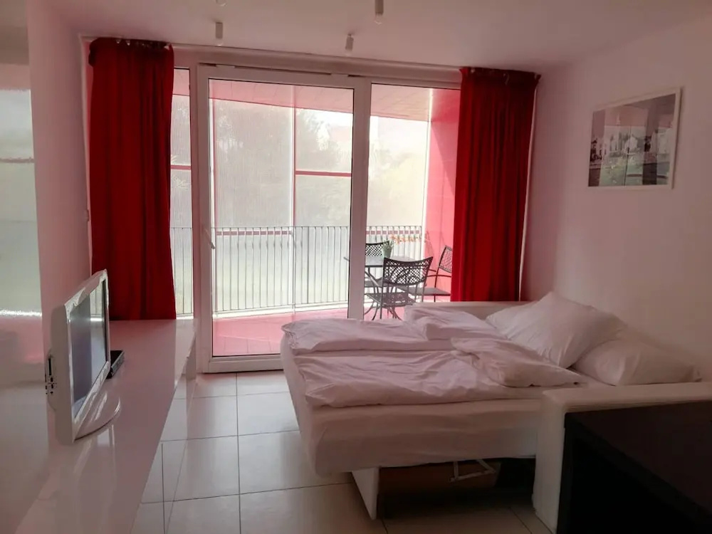Studio with balcony and with garden view
