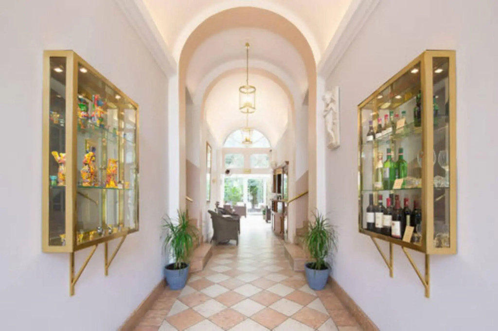Gold Hotel - Général