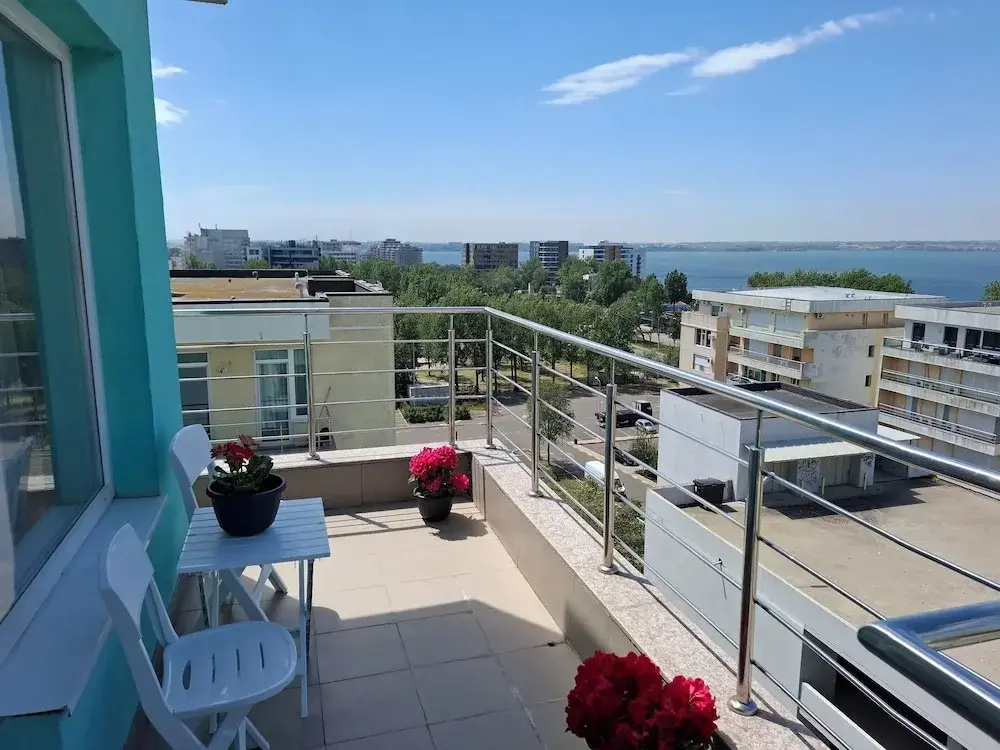 2 Rooms Apartment, max 4 Persons, 30 Meters far From the Beach and the Black Sea
