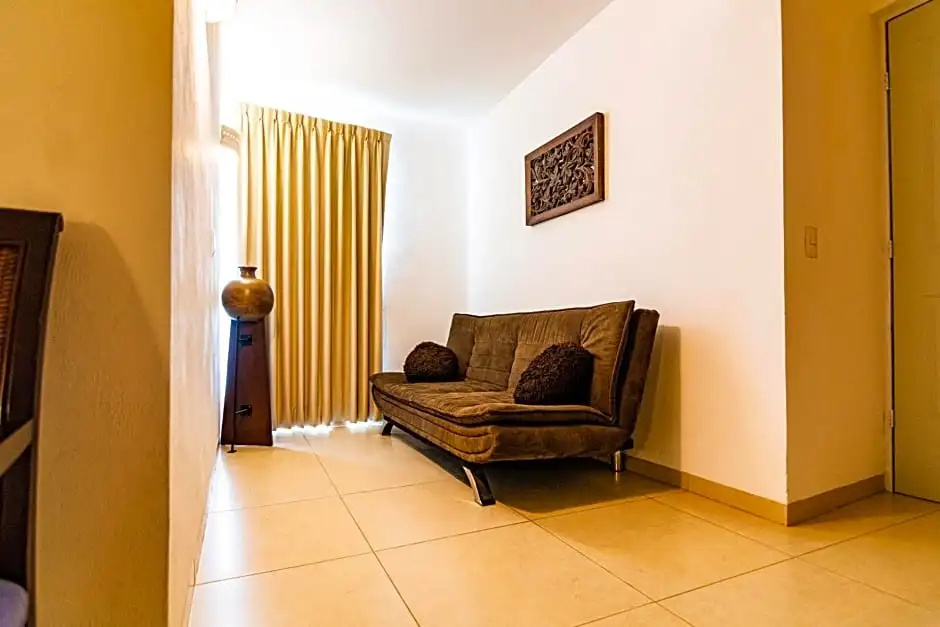 Deluxe Studio