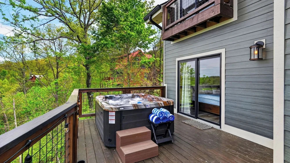 Priddy Secluded by Avantstay Hot Tub + Expansive Deck + Game Room + Home Theater