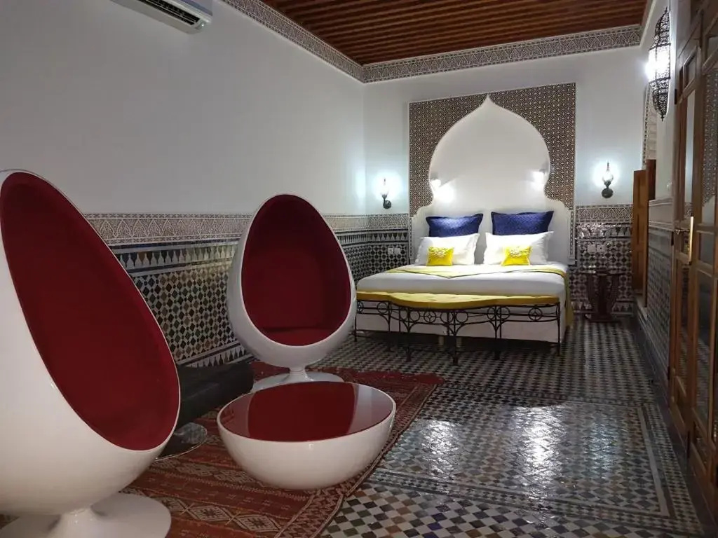Suite with pool view