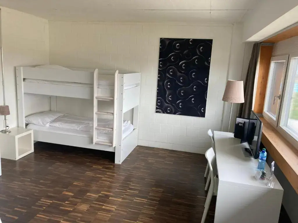Economy room