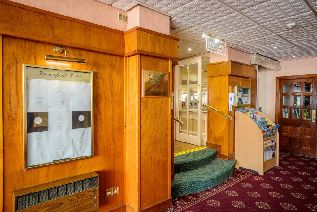Lobby & Reception