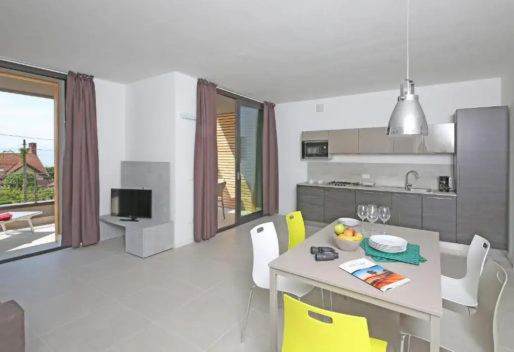 2 Bedrooms Apartment