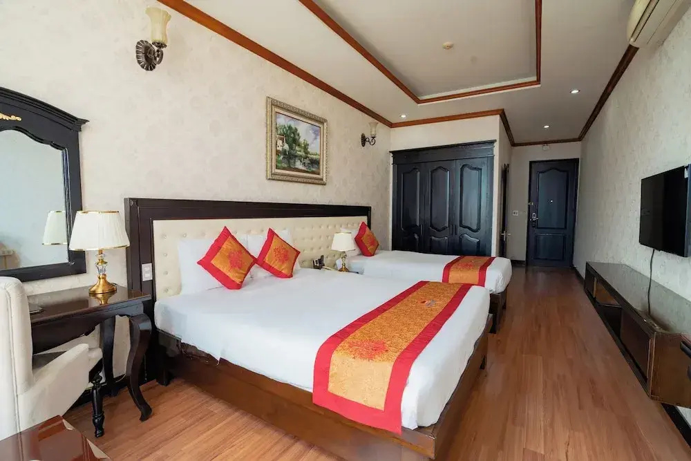 Standard Double room with city view (full double bed)