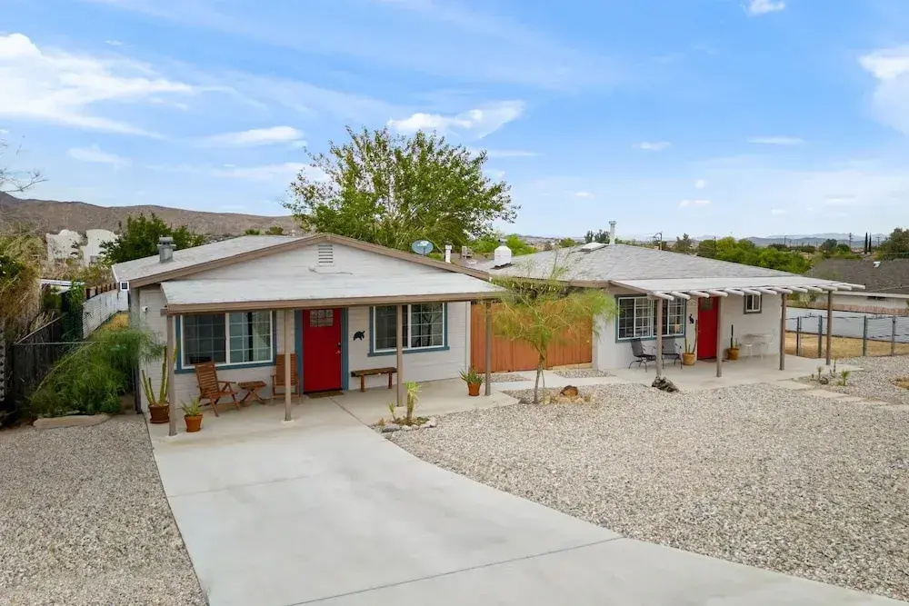 Fable by Avantstay 2 Unique Spaces, w/ Bowling, Hot Tub, Fire Pit, Large Yard