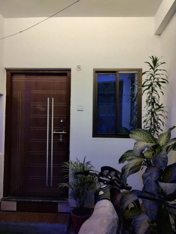 Janki Je Bhawan Homestay , Ayodhya - Step away from Ram Temple