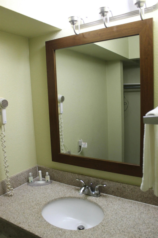 Double Suite (full double bed)